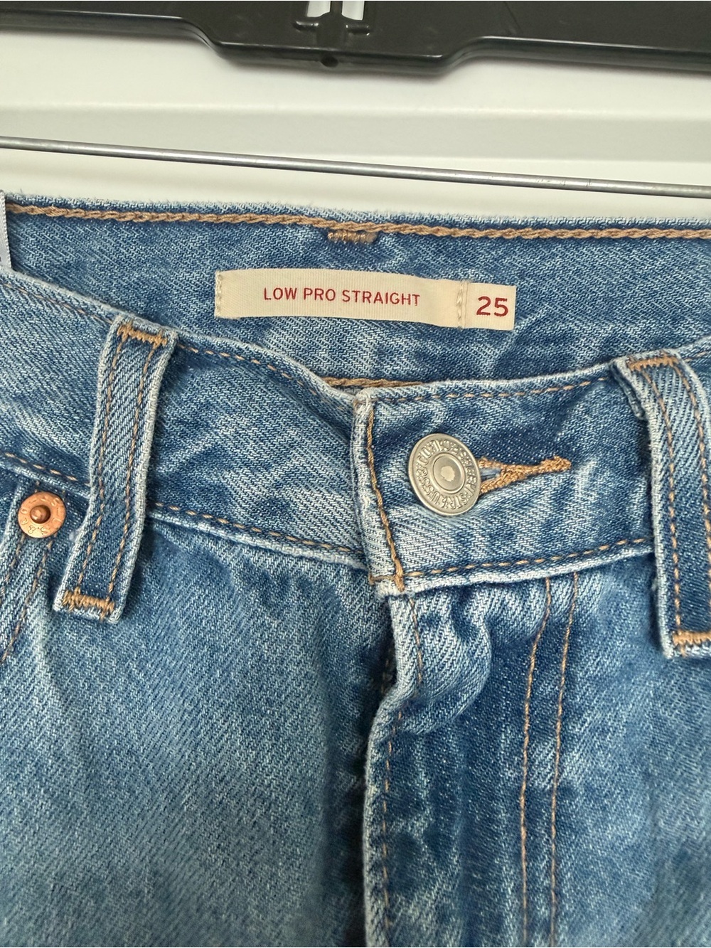 LEVI’S “Low Pro” Low Rise Straight Jeans - Women’s 25 / 0 - Picture 2 of 4